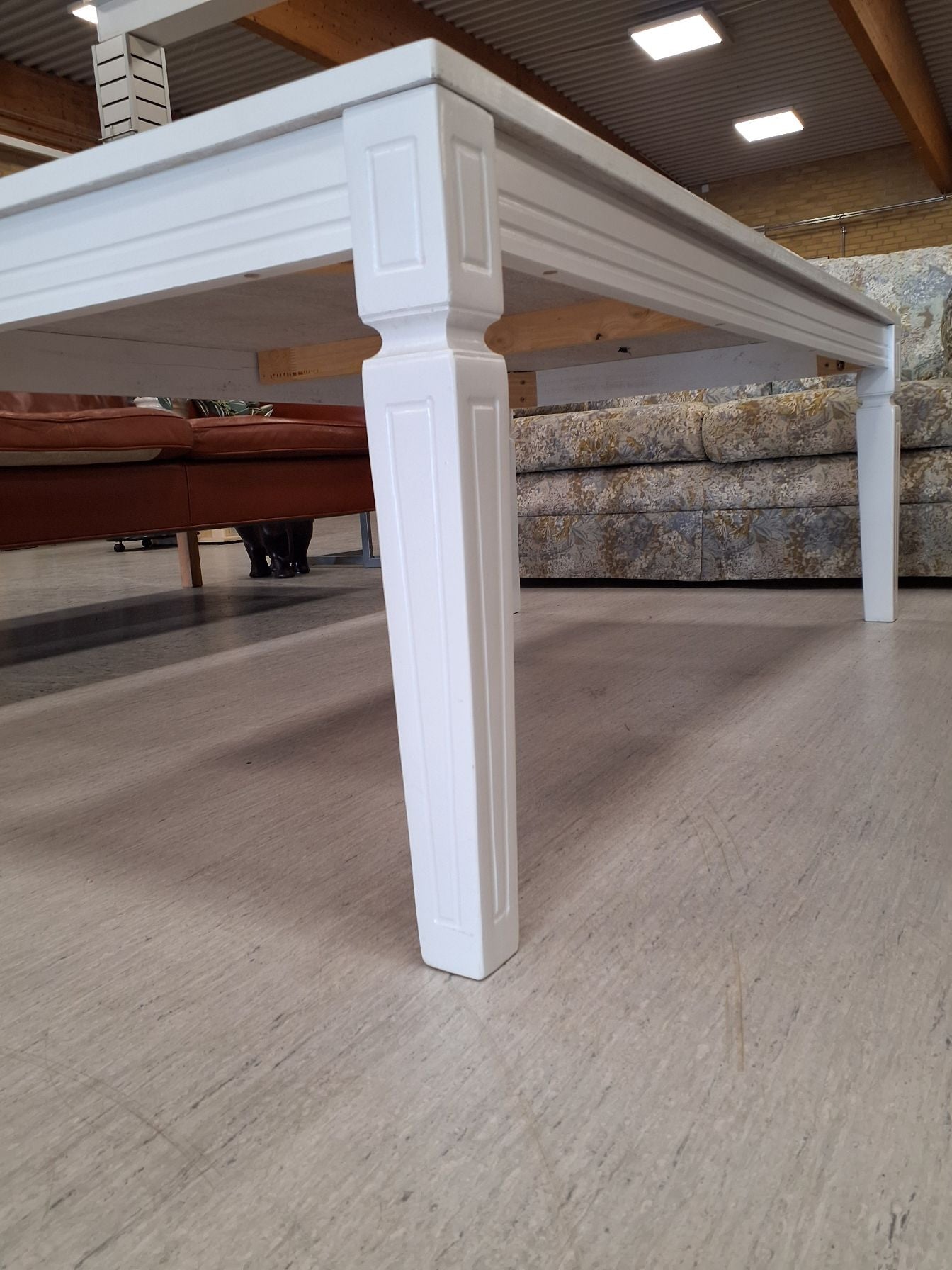 Stort hvidt sofabord 140x80